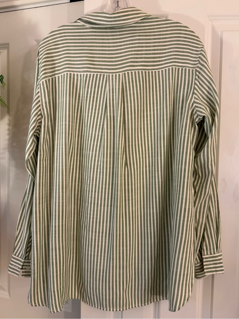 MAX STUDIO Stripe Oversize Long Sleeve Button-Up Tunic in green/ivory Sz M - Picture 10 of 15